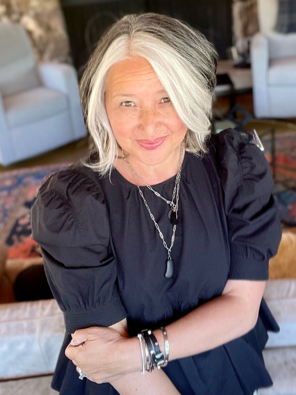 Hi, I’m Linda. Ask me about my listings!